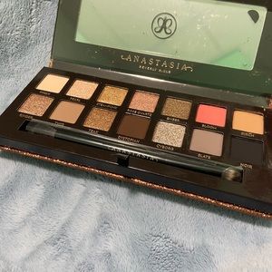 BNIB ABH Sultry Palette